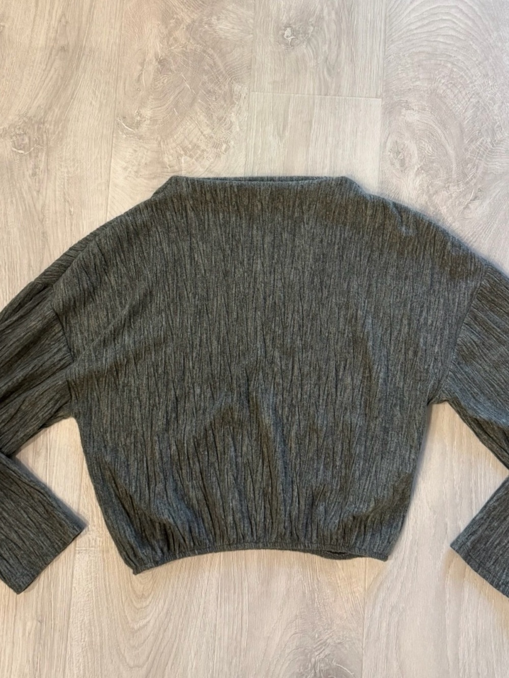 Zara Women's Lightweight Pullover Top in Hunter Green